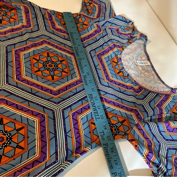 LuLaRoe NWT Geometric Design Perfect T Size XXS - Picture 10 of 10